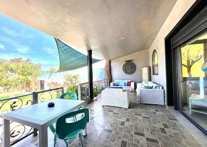 Anais Βίλα Callao Salvaje