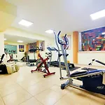 Anais Villa *