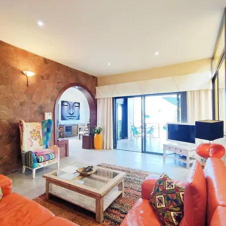 Anais Villa Callao Salvaje