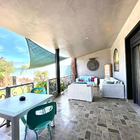 Anais Βίλα Callao Salvaje